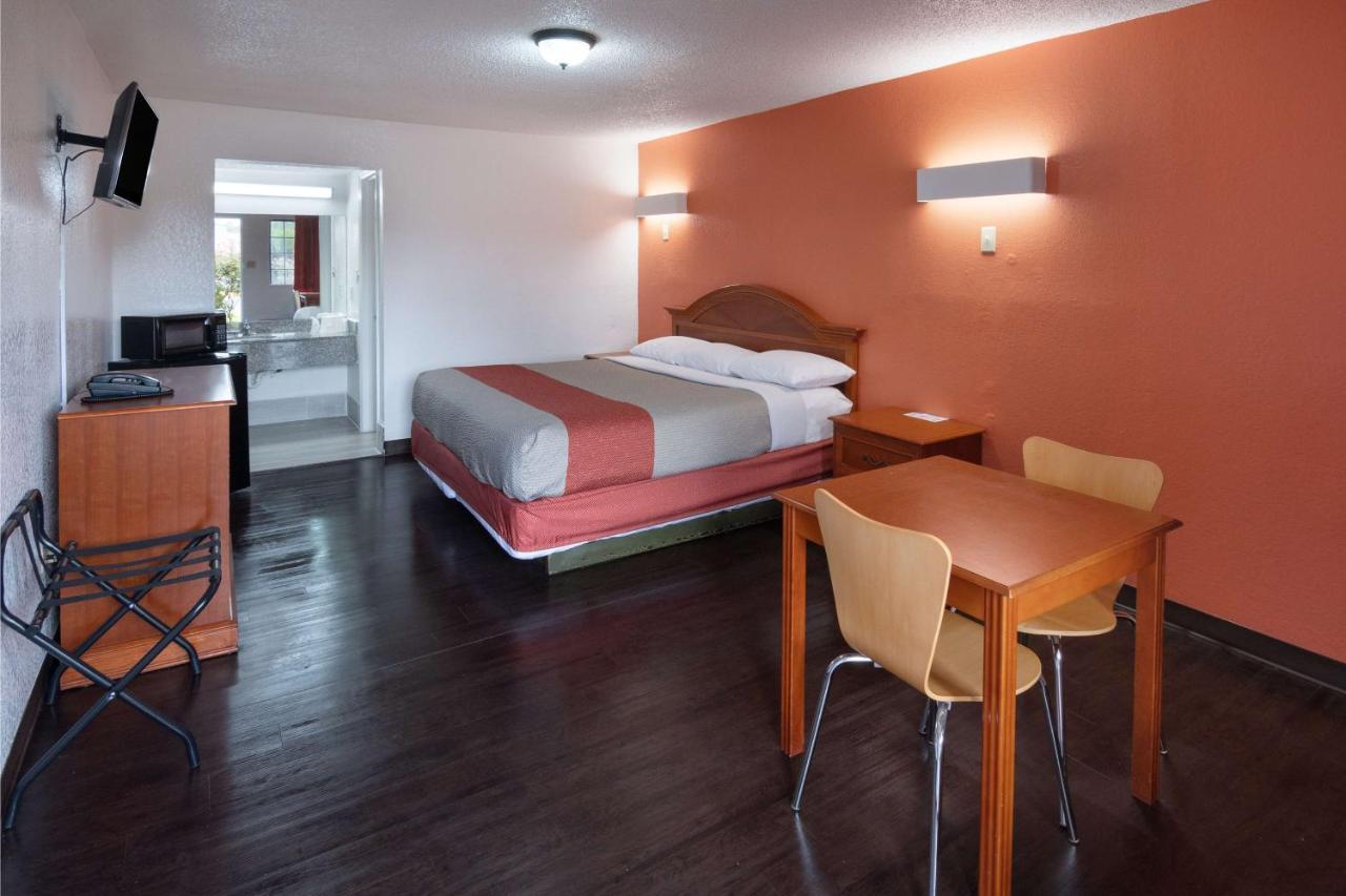 Motel 6-Montgomery, Al - Coliseum Exterior photo